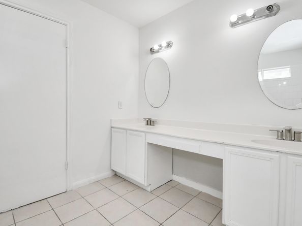 12002 Privada Saratoga Avenue, Houston TX 77076