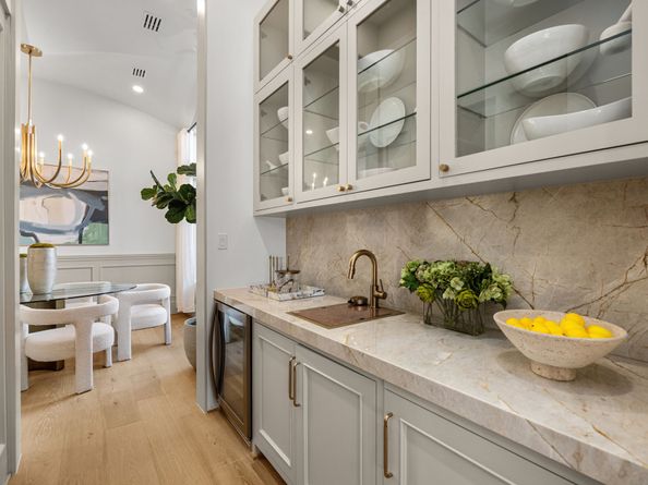 1032 W 41st Street, Houston TX 77018