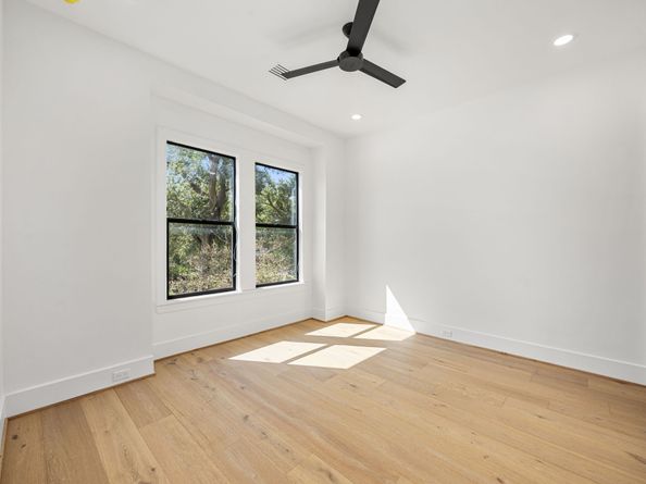 1032 W 41st Street, Houston TX 77018