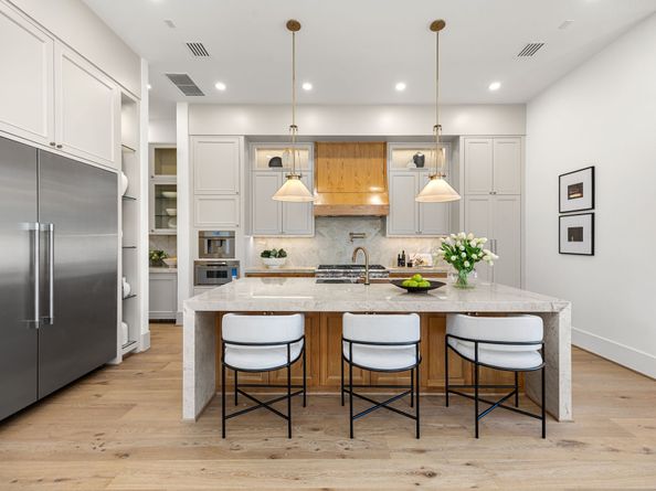 1032 W 41st Street, Houston TX 77018