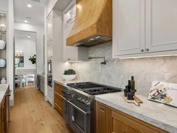 1032 W 41st Street, Houston TX 77018