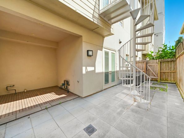 4915 Chenevert Street, Houston TX 77004