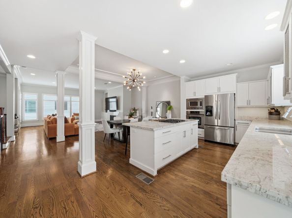 4915 Chenevert Street, Houston TX 77004