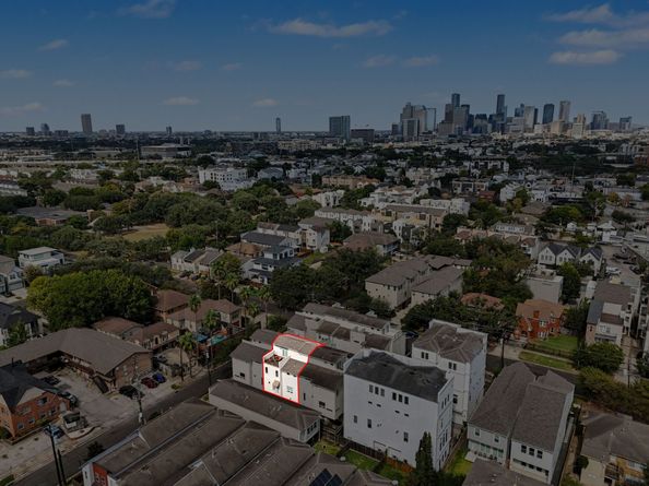 4915 Chenevert Street, Houston TX 77004