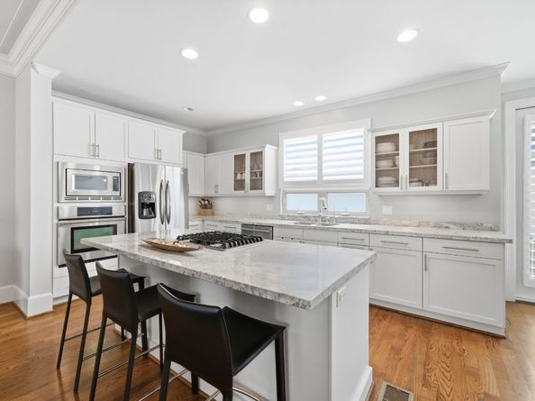 4915 Chenevert Street, Houston TX 77004