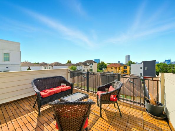 4915 Chenevert Street, Houston TX 77004