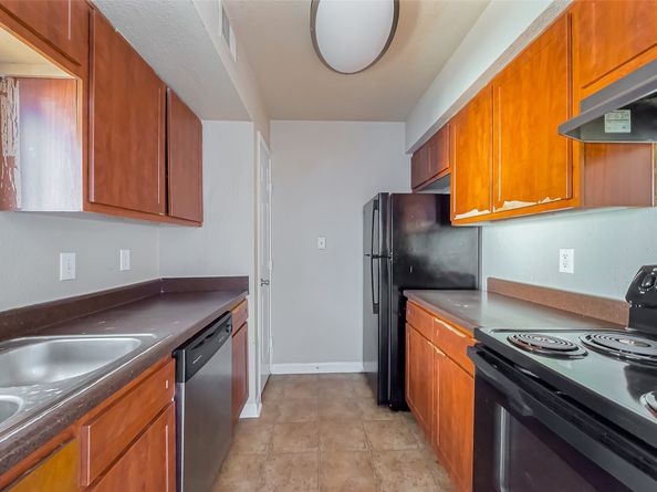8100 Creekbend Drive 146, Houston TX 77071