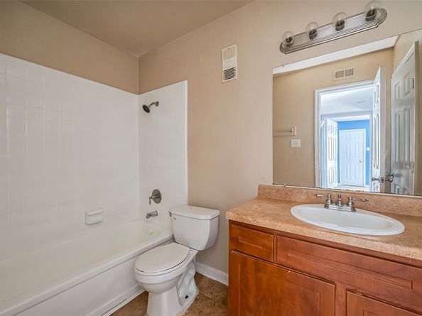 8100 Creekbend Drive 146, Houston TX 77071