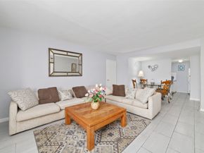 7520 Hornwood Drive 207W, Houston TX 77036