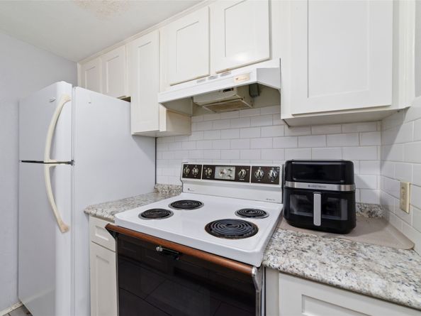 7520 Hornwood Drive 207W, Houston TX 77036