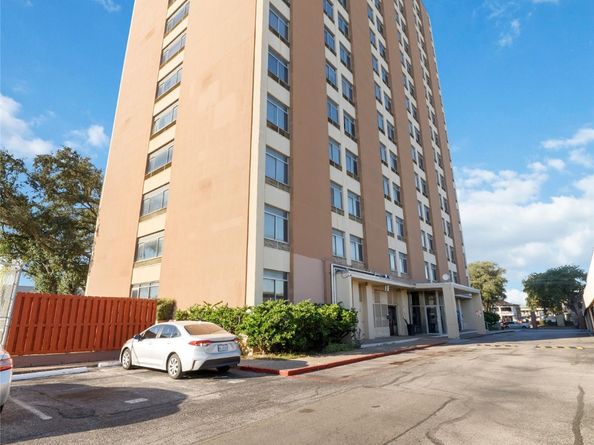 7520 Hornwood Drive 207W, Houston TX 77036