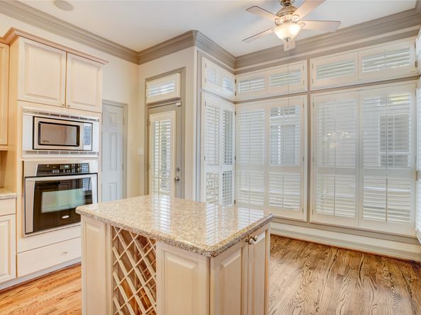 1515 Hyde Park Boulevard 2, Houston TX 77006