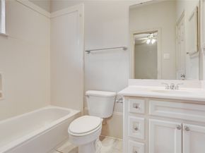 1515 Hyde Park Boulevard 2, Houston TX 77006