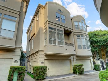 1515 Hyde Park Boulevard