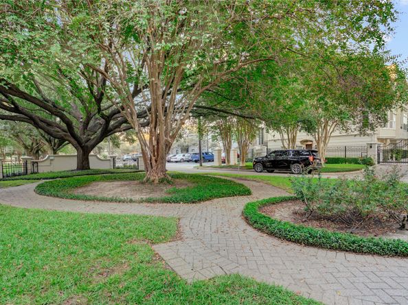 1515 Hyde Park Boulevard 2, Houston TX 77006
