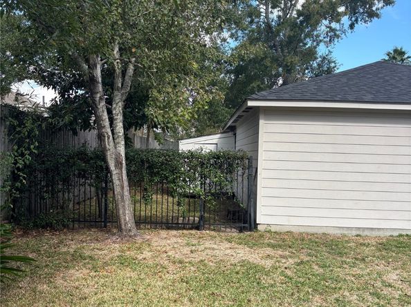 2443 Riverway Oak Drive, Houston TX 77345