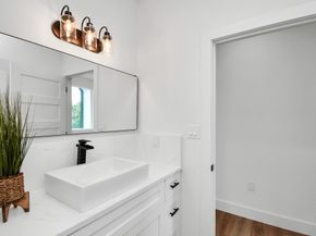 235 Julia Street B, Houston TX 77022