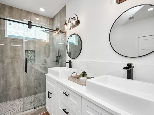 235 Julia Street B, Houston TX 77022