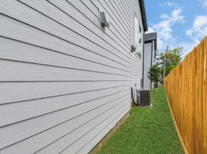 235 Julia Street B, Houston TX 77022