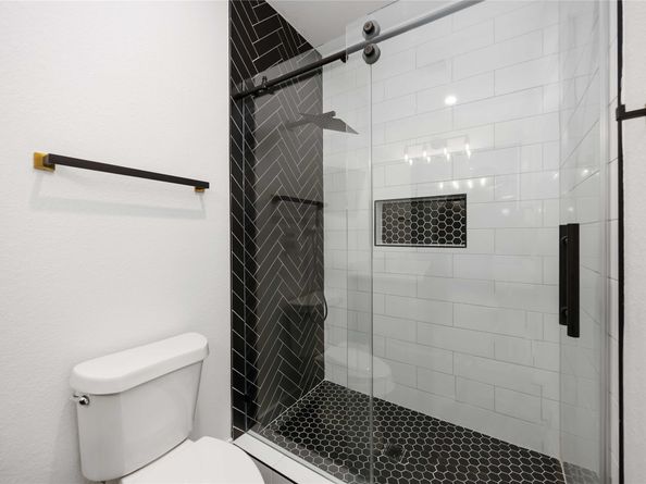 2107 Esther Drive A/B, Houston TX 77088