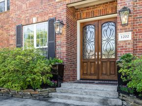 1202 Meadowlark Lane, Sugar Land TX 77478