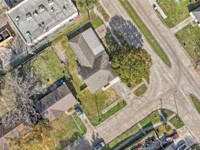 10027 Valley Sun Drive, Houston TX 77078