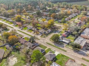 10027 Valley Sun Drive, Houston TX 77078