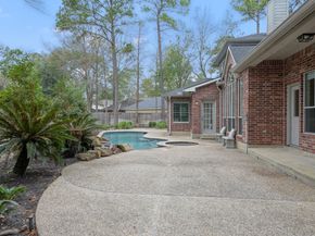 7 Cross Lake Drive, The Woodlands TX 77382