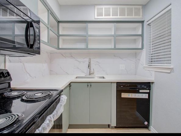 10855 Meadowglen Lane 931, Houston TX 77042