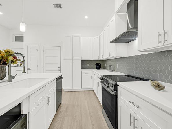 3330 Francis Street, Houston TX 77004
