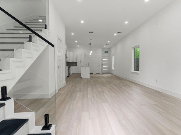 3330 Francis Street, Houston TX 77004