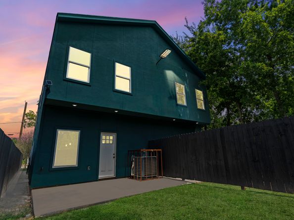3330 Francis Street, Houston TX 77004