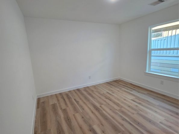 9412 Firnat AB, Houston TX 77016