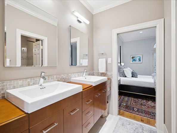 3726 Wickersham Lane, Houston TX 77027