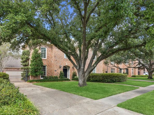 3726 Wickersham Lane, Houston TX 77027