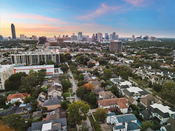 3726 Wickersham Lane, Houston TX 77027