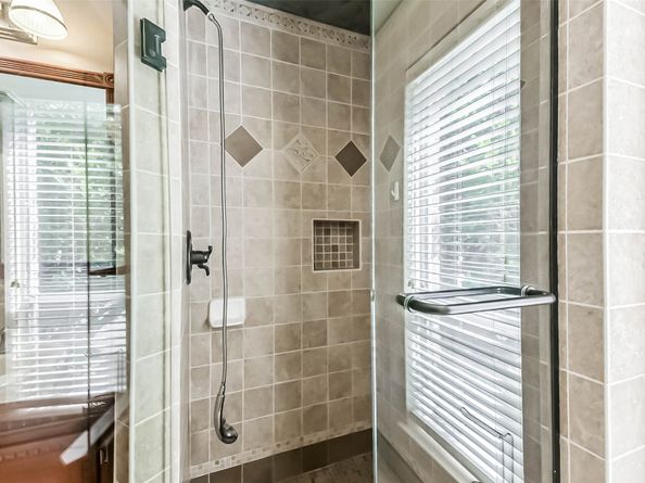 1811 Rushbrook Drive, Houston TX 77077