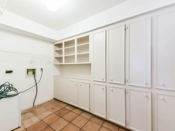 1811 Rushbrook Drive, Houston TX 77077