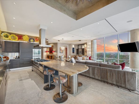 2727 Kirby Drive 24E, Houston TX 77098