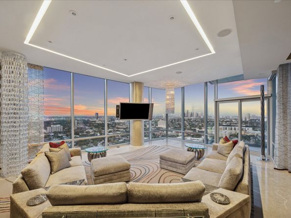 2727 Kirby Drive 24E, Houston TX 77098