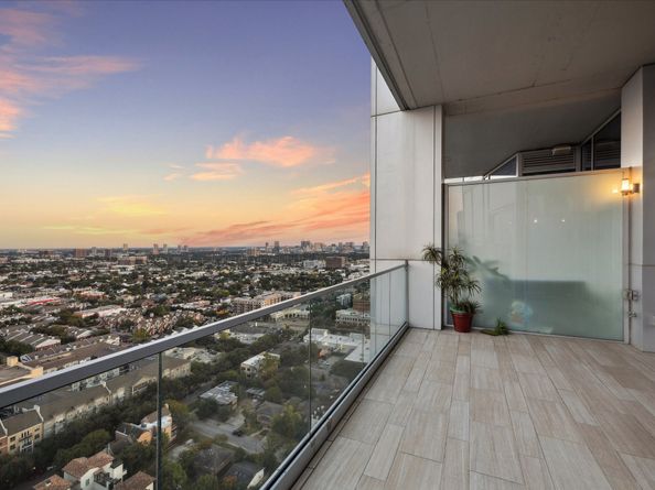 2727 Kirby Drive 24E, Houston TX 77098