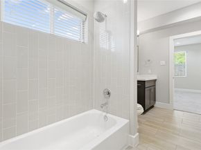 1222 Upton Street, Houston TX 77020