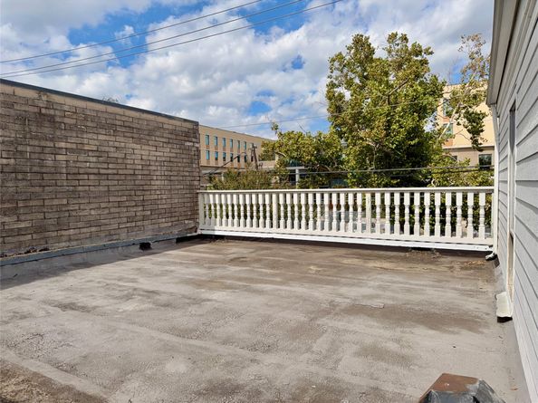 1101 Hawthorne Street, Houston TX 77006