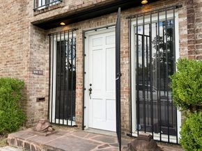 1101 Hawthorne Street, Houston TX 77006