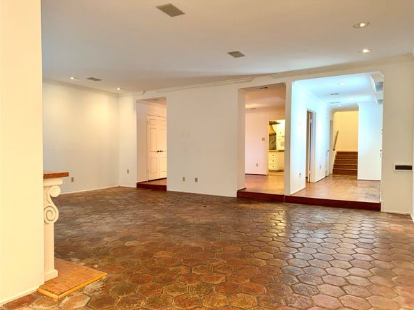1101 Hawthorne Street, Houston TX 77006