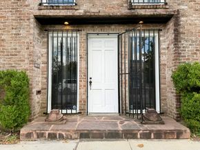 1101 Hawthorne Street, Houston TX 77006