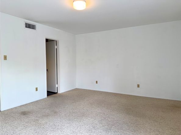 1101 Hawthorne Street, Houston TX 77006