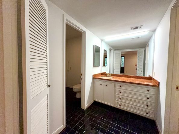 1101 Hawthorne Street, Houston TX 77006