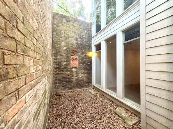 1101 Hawthorne Street, Houston TX 77006