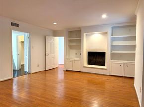 1101 Hawthorne Street, Houston TX 77006